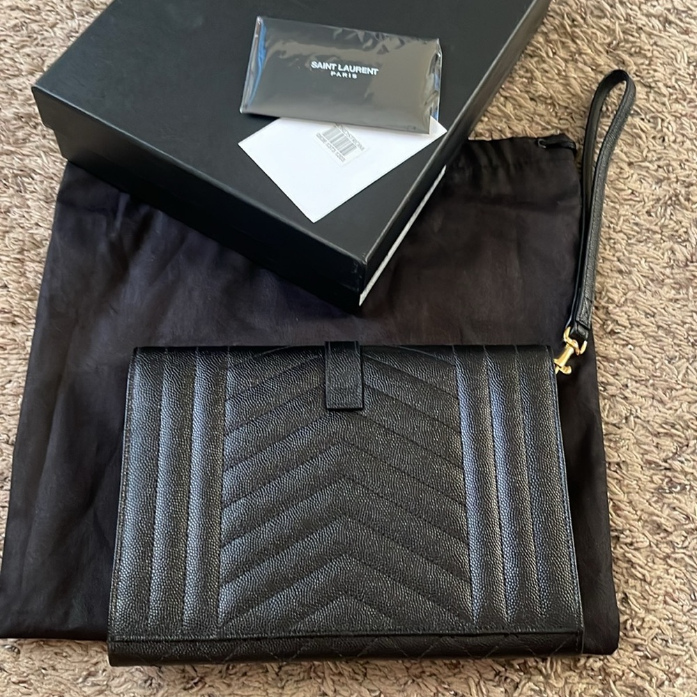 Saint Laurent Envelope Flap Pouch in Mix Matelassé Shiny Grained Leather - Picture 4 of 14
